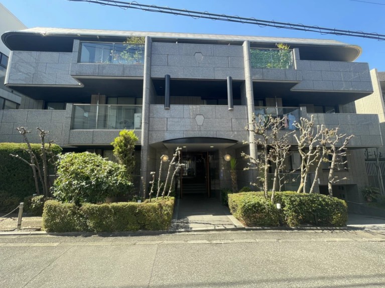 Legend Minamiaoyama Garden