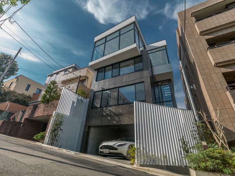 400 sqm, world-class luxury house in prime central Tokyo