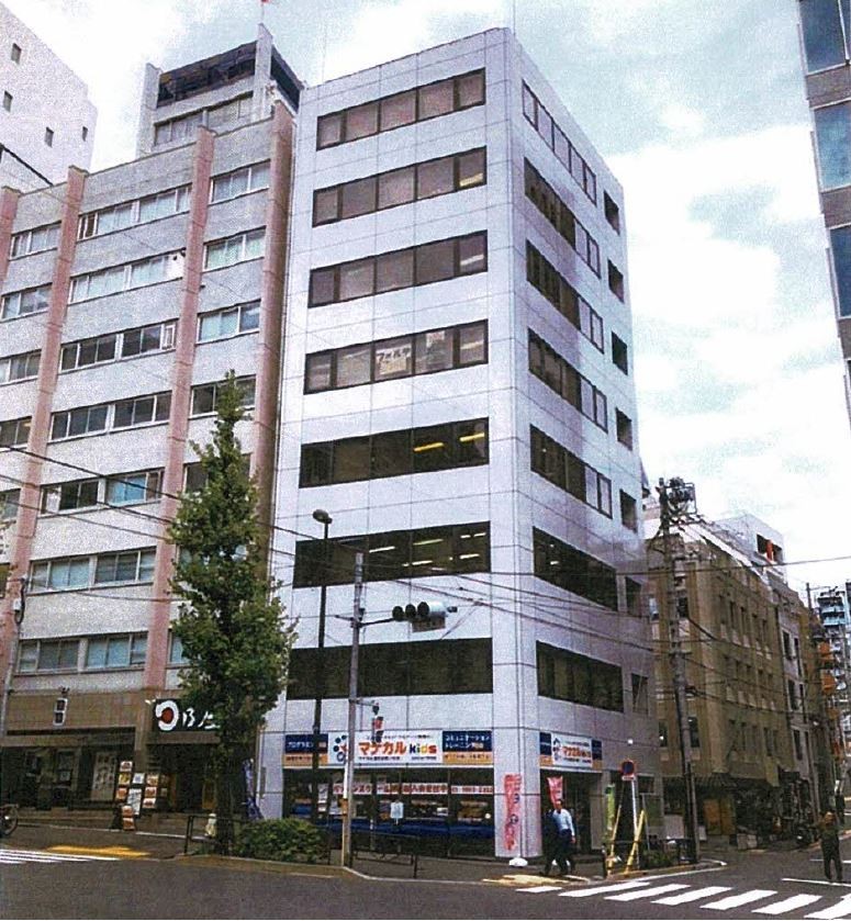Yushima Building Housing Japan