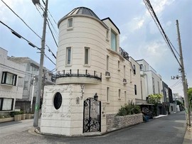 Shibuya, Uehara, Elevator House