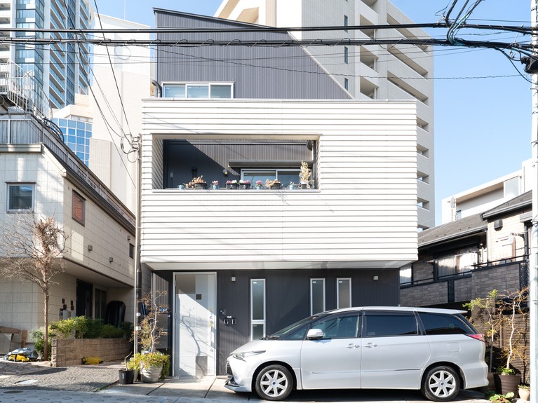 Shirokane Two-Generation Home